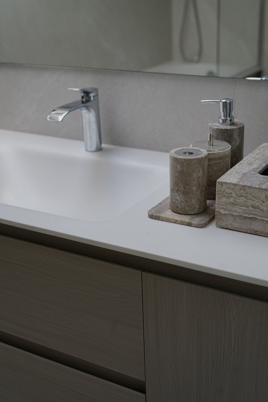 Basin & brassware