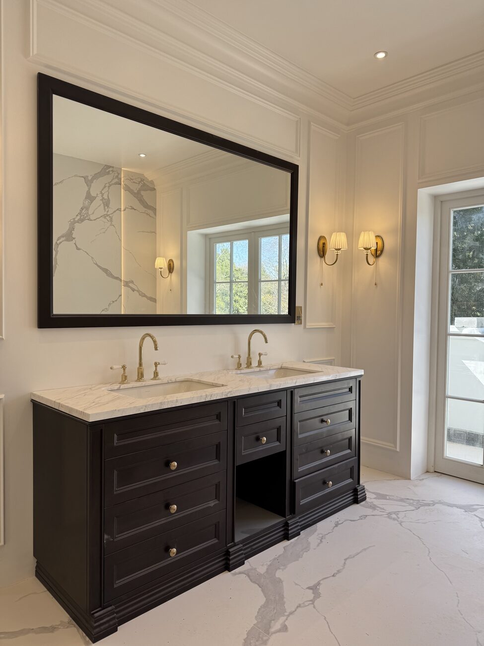 Twin vanity & mirror