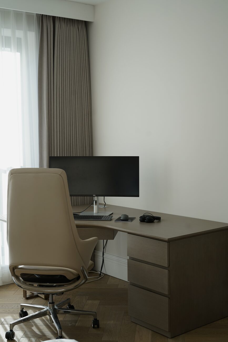 Study desk & chair
