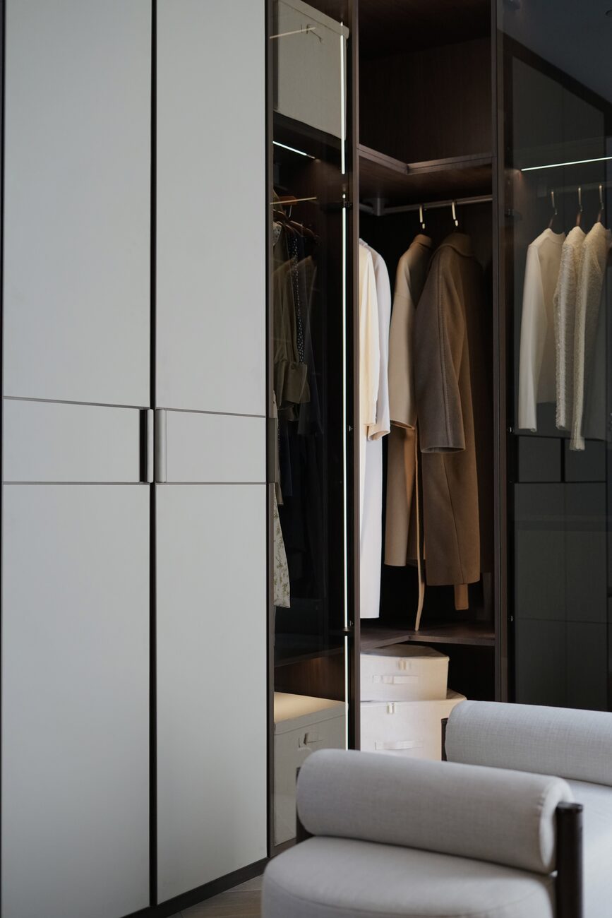 Glazed dressing room