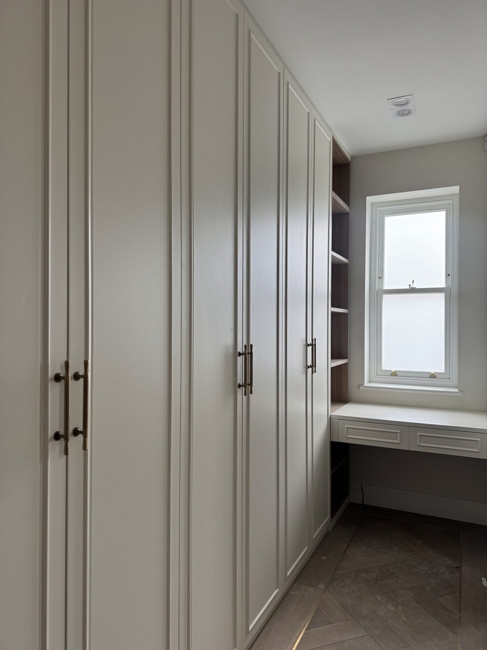 Fitted dressing room